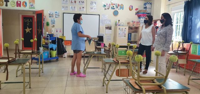 El Ayuntamiento de Alcantarilla dota a los centros educativos de mascarillas, gel hidroalcohólico y material de limpieza para el inicio del curso escolar