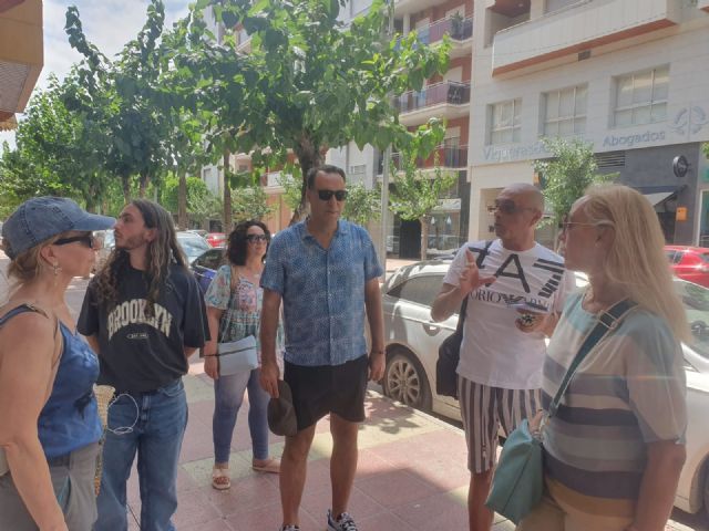 Escuchando la voz de los autónomos, el equipo de Macarena Olona se reúne con los hosteleros en Alcantarilla