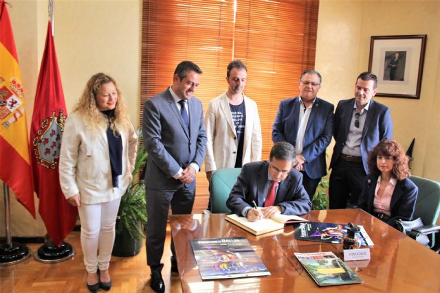 El alcalde de Alcantarilla recibe al Brujo del Año 2018