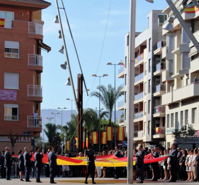 El alcalde dicta un Bando para que los alcantarilleros engalanen sus balcones con la bandera de España