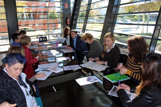 La Mesa Local de Coordinación contra la Violencia de Género del municipio de Alcantarilla, se reunió en la mañana de hoy