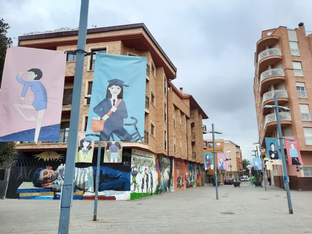 Una exposición sobre 37 pioneras en la Región de Murcia abre las actividades del Día de la Mujer en Alcantarilla