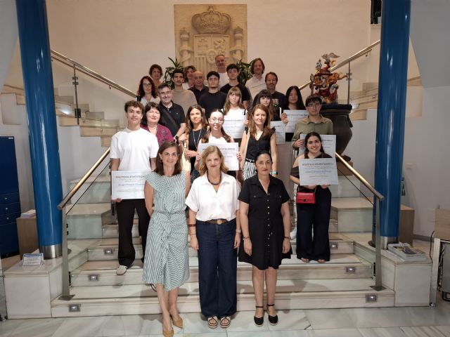 Alumnos de los IES Francisco Salzillo y Sanje de Alcantarilla, Jiménez de la Espada de Cartagena y Floridablanca de Murcia ganan el certamen de Secundaria INVESTIGARCO