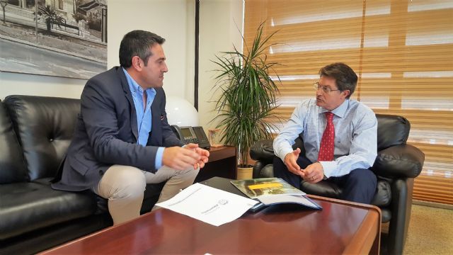 El alcalde de Alcantarilla, Joaquín Buendía, se reúne con el consejero de Agua, Agricultura, Ganadería y Pesca, Francisco Jódar