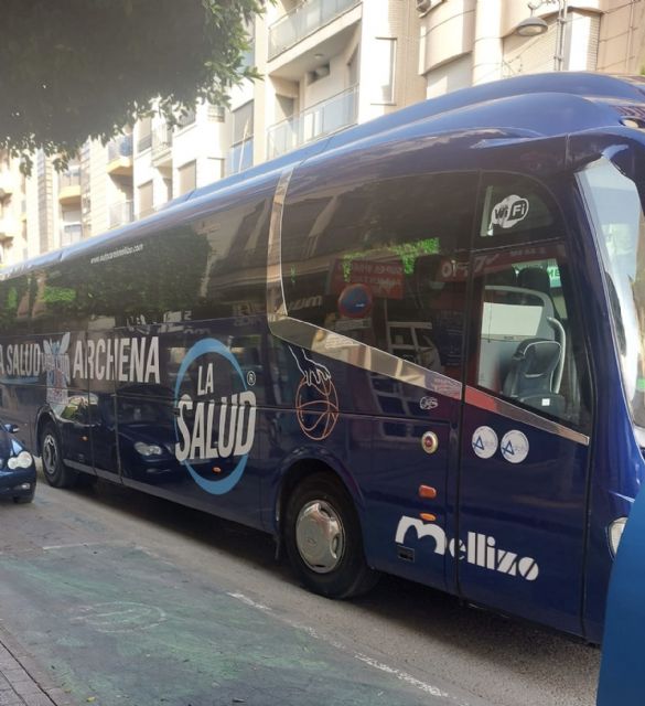El Equipo de Gobierno del PP, un verano más, se olvida de la accesibilidad en el autobús a la playa