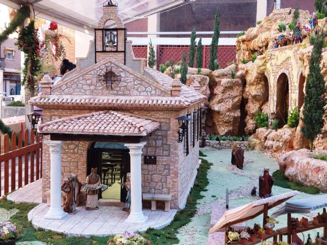 Instalado el Belén Municipal en el Jardín de Campoamor