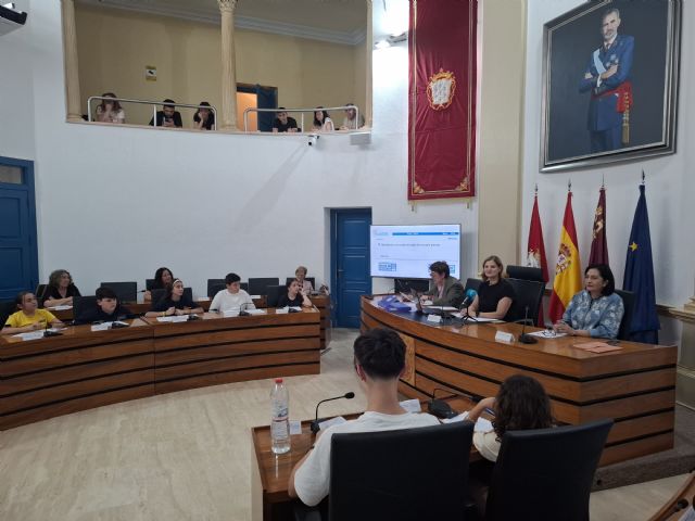 Niños y adolescentes de Alcantarilla celebran el Pleno del Órgano de Participación de la Infancia y Adolescencia 2026