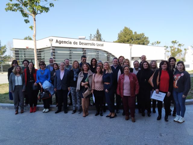 Quince alumnos reciben los diplomas del curso 'Atención sociosanitaria a personas en el domicilio'