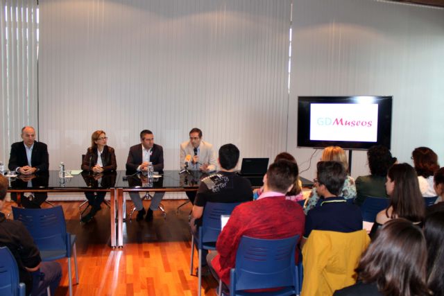 Los alumnos se 'cuelan' en los museos de la Región, con el proyecto GD Museos, en el que participan varios centros de la Región de Murcia y del extranjero Irlanda y Colombia