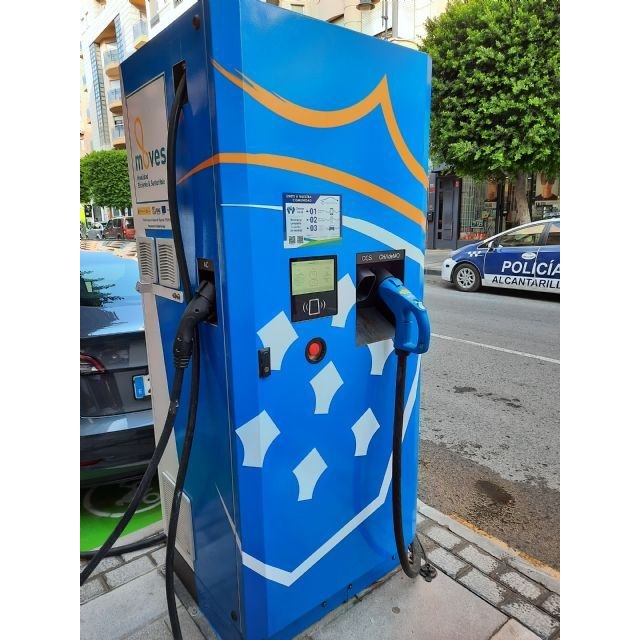 Cinco nuevos puntos completan la red municipal de recarga para vehículos eléctricos en Alcantarilla