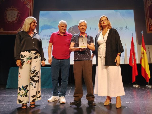 El Club Deportivo Alcantarilla de Dominó y Antonio Castillo Pérez reciben los premios Bastón de Oro 2026