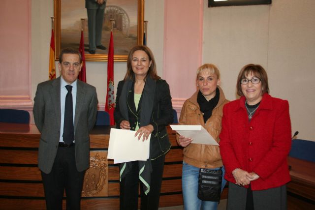 Alcantarilla entrega mañana sus premios de la mujer a la Asociación 'Mujeres Hileras', a nivel institucional