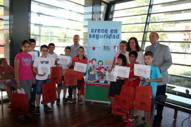 Entregados los premios del concurso escolar 'crece en seguridad'