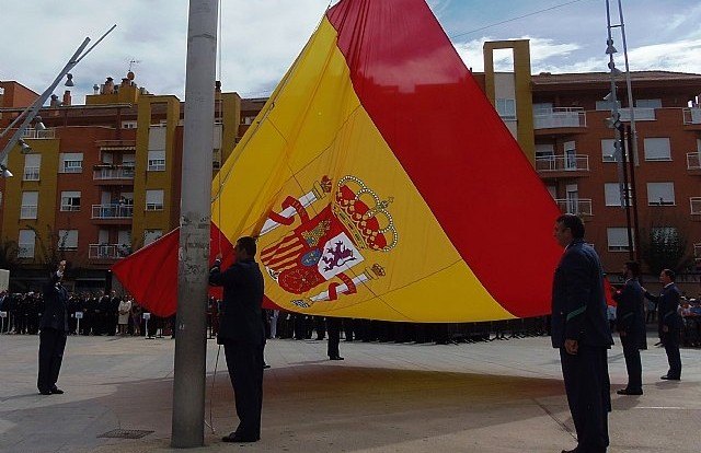 Alcantarilla celebró el acto de homenaje a la Bandera y a los Caídos por España.