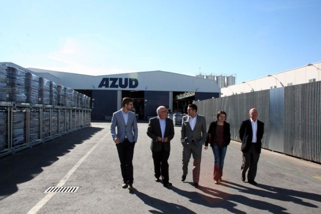 El Alcalde, Joaquín Buendía, visita Sistema AZUD, otra de las grandes empresas de Alcantarilla