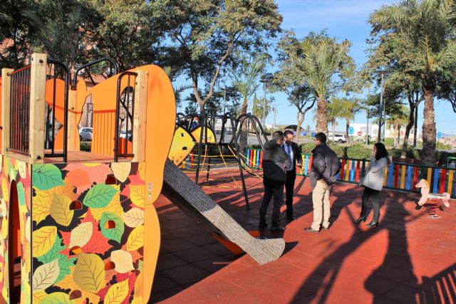 El Ayuntamiento remodela los juegos infantiles del jardín de La Salud tras los actos vandálicos sufridos