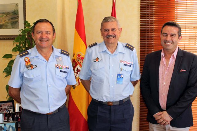 Despedida del Coronel Jefe de la Base Aérea de Alcantarilla y presentación de su relevo
