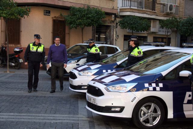 Hoy han sido presentados dos nuevos coches policiales, que se unen a la reciente adquisición de dos motos para la Policía Local de Alcantarilla