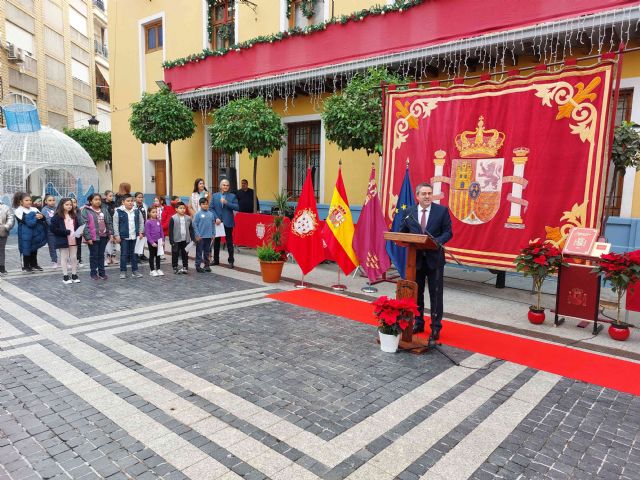 Los niños son los protagonistas en el homenaje a la Constitución Española en Alcantarilla