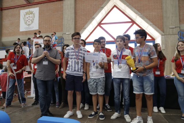 Play Factory desata en Alcantarilla entre los jóvenes la pasión por la robótica en el I Campeonato Robotix Desafío 2016 Murcia-Alicante