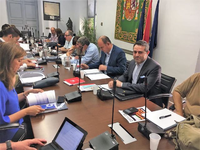 El alcalde asiste en Madrid a la reunión de la Comisión de Educación de la Federación de Municipios y Provincias