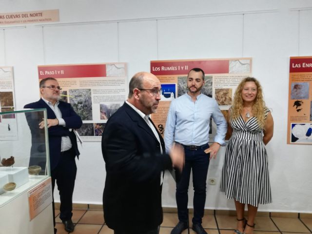 Alcantarilla disfruta de la exposición 'Más que cuevas', Arte Rupestre y Arqueología en el Cañón de Almadenes (Cieza, Murcia)