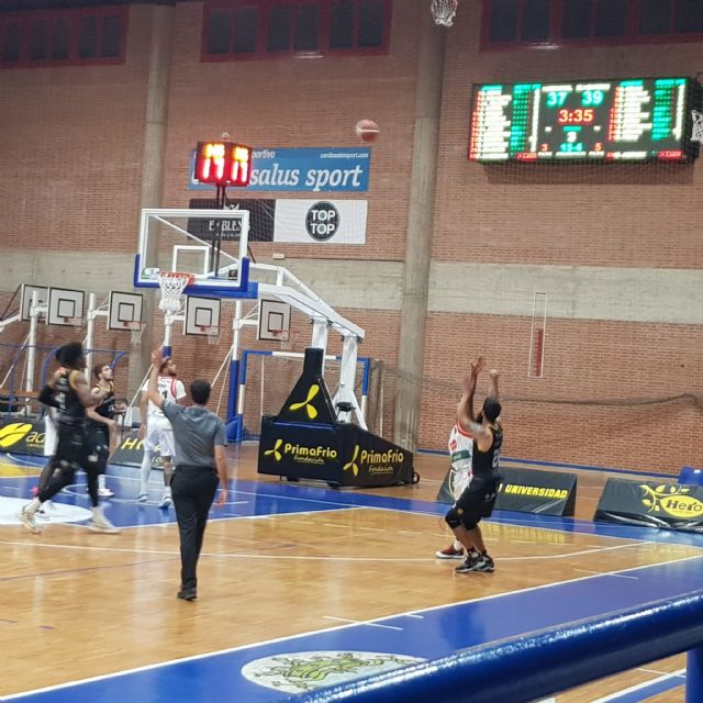 El pabellón deportivo Fausto Vicent de Alcantarilla estrena videomarcador digital para los partidos de baloncesto