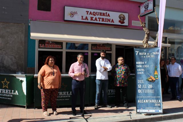 Ayer quedó inaugurada en Alcantarilla la séptima Ruta de la Tapa y el Cóctel, que se celebrará en nuestra ciudad del 12 al 28 de octubre, con 21 establecimientos participando en la misma