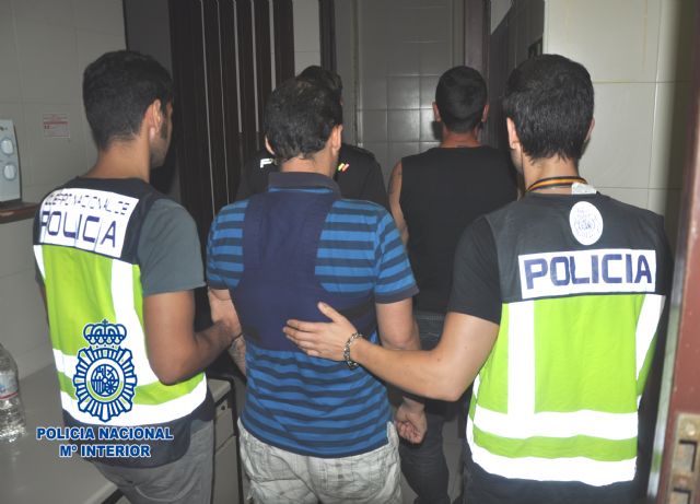 La Policía Nacional detiene a los autores de treinta y cuatro robos en el interior de vehículos en Alcantarilla
