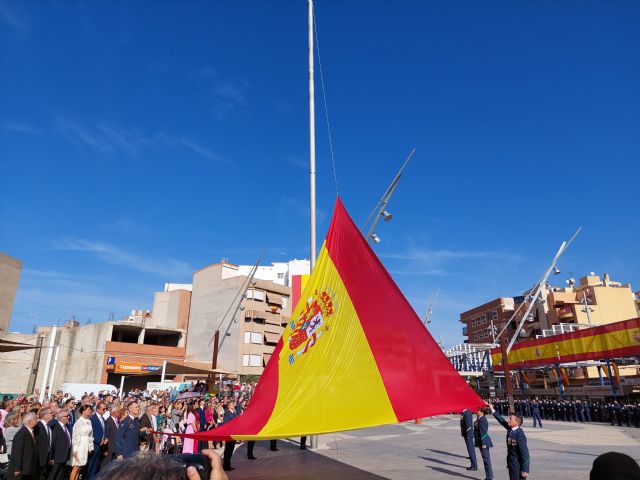 Más de 200 personas juran bandera en Alcantarilla durante el tradicional acto de homenaje a la enseña nacional