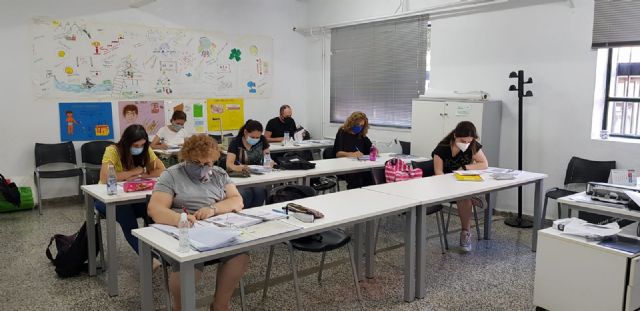Alcantarilla reanuda los cursos formativos de gestión administrativa y atención sociosanitaria para desempleados