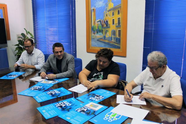 La Asociación de Comerciantes de Alcantarilla y la Asociación Regional de Familias Numerosas de la Región de Murcia (FANUMUR) firman convenio de colaboración