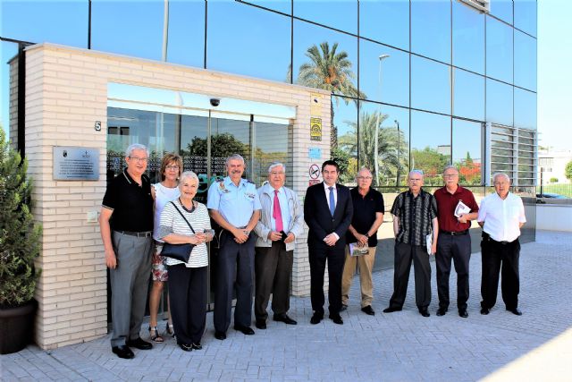 El alcalde de Alcantarilla, Joaquín Buendía, visita la sede regional en Murcia de la Asociación Española Contra el Cáncer