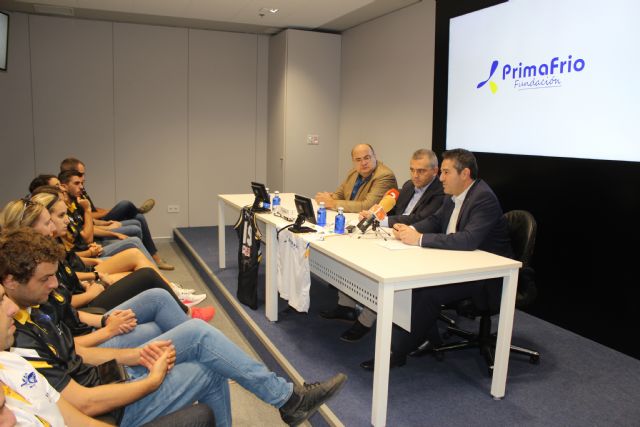 El alcalde asiste a la firma del acuerdo de patrocinio entre la Fundación Primafrío y el Club Jairis