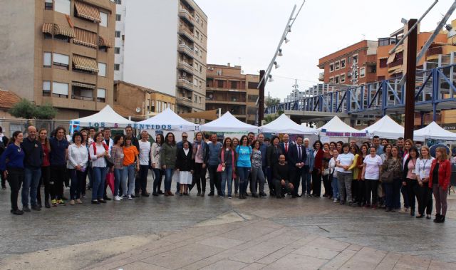 Desde ayer Alcantarilla disfruta de la I Feria Educativa 'AlcanEduca'en la plaza Adolfo Suárez