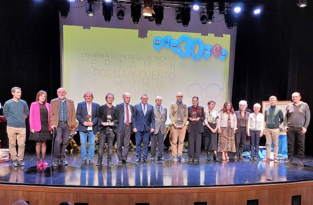 Jorge Fernández y Alberto Echavarría recogen los premios del Certamen Jara Carrillo de poesía y cuento de humor