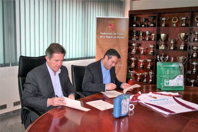 El Ayuntamiento de Alcantarilla suscribe sendos convenios de colaboración con la Federación de Fútbol de la Región de Murcia
