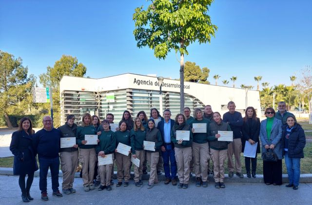 Quince alumnos del programa mixto de empleo y formación de jardinería en Alcantarilla reciben hoy su certificado