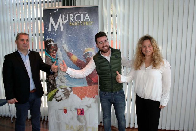 Alcantarilla colabora otro año más en el programa para jóvenes 'Murcia Bajo Cero°', de viajes a la nieve para esquiar en Sierra Nevada y La Masella