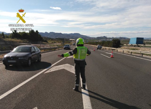 La Guardia Civil investiga a un conductor por darse la fuga de un control y arrollar a un ciclista en Alcantarilla