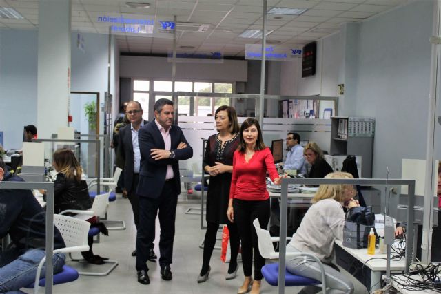 La directora del SEF visitó Alcantarilla para conocer posibles ubicaciones de unas nuevas instalaciones para las oficinas de empleo